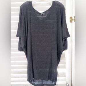 Wantable Black V-Neck Tunic Women's Top size large nwt
